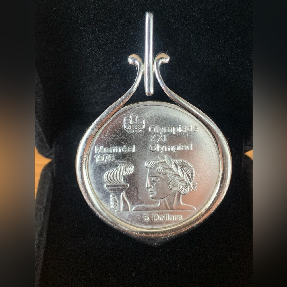 Canada $5 Silver Coin. Montreal XXI Summer Olympic Games 
Athlete With Torch